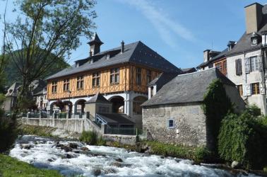 Arreau - mairie halle