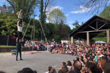 Spectacle de rue - Cie Non Sin Tri